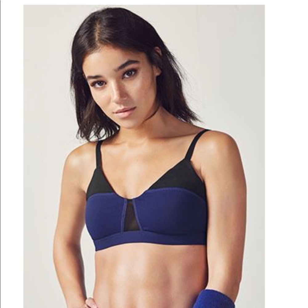 Sarita Sports Bra by Fabletics